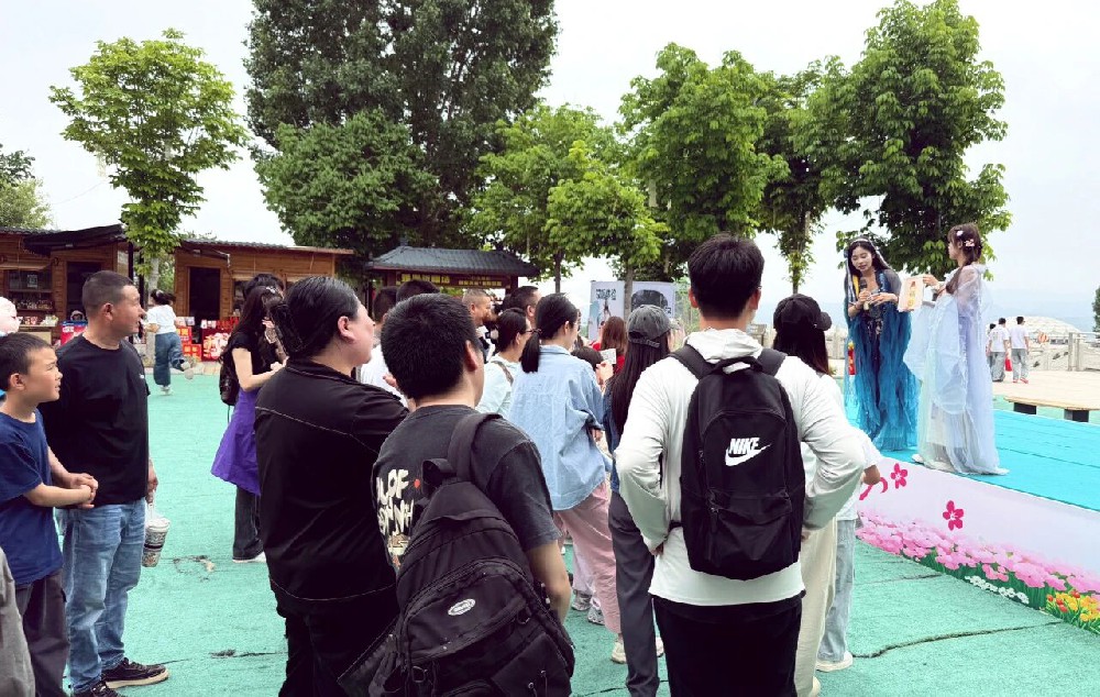端午炸场！响堂山：考生免票 + 直播间抄底，响啥来啥